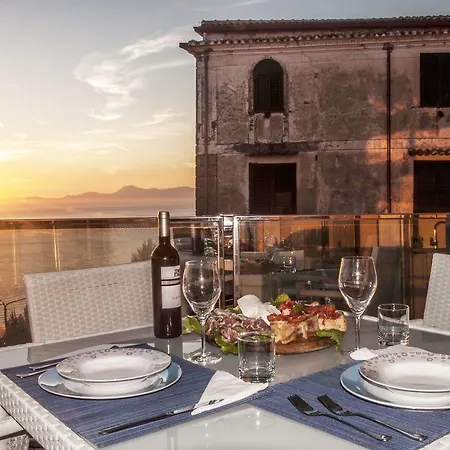 Residenza D'epoca Tamara 4* Кастеллабате