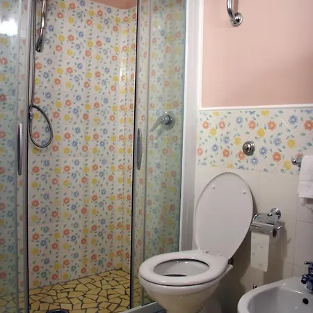 Residenza D'epoca Tamara شقة فندقية كاستيلاباتي