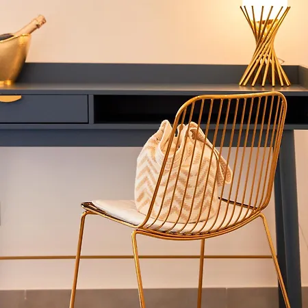 Residenza D'epoca Tamara アパートホテル カステッラバーテ