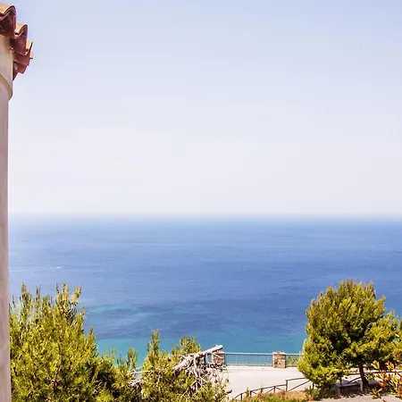 アパートホテル Residenza D'epoca Tamara カステッラバーテ