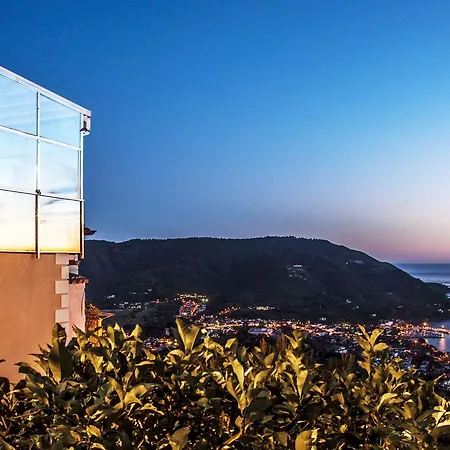 Residenza D'epoca Tamara カステッラバーテ